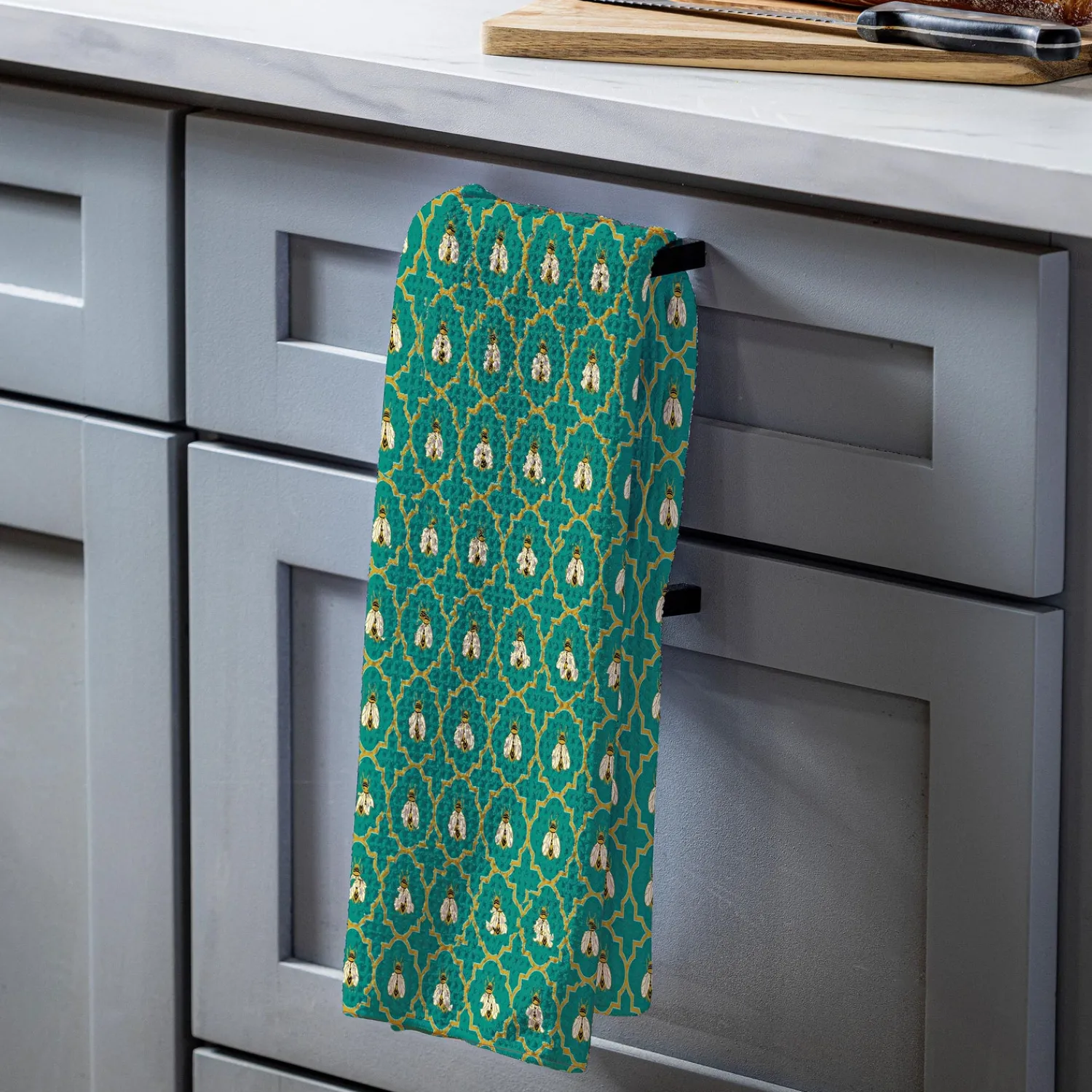 Plow & Hearth Kitchen Linens>Bee Deco Quick Dry Kitchen Towel, 18" x 30"