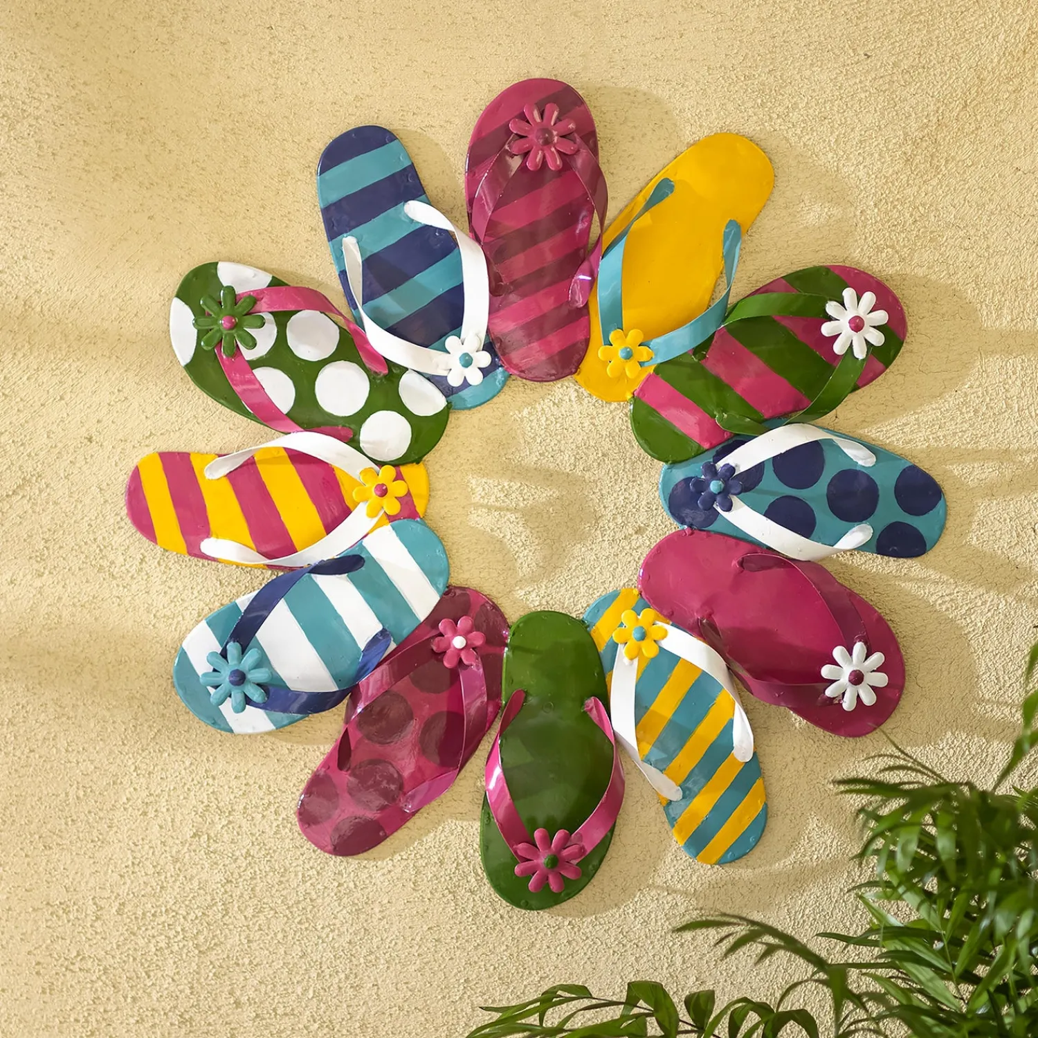 Plow & Hearth Wreaths>Boho Style Summer Flip-Flop Metal Wreath