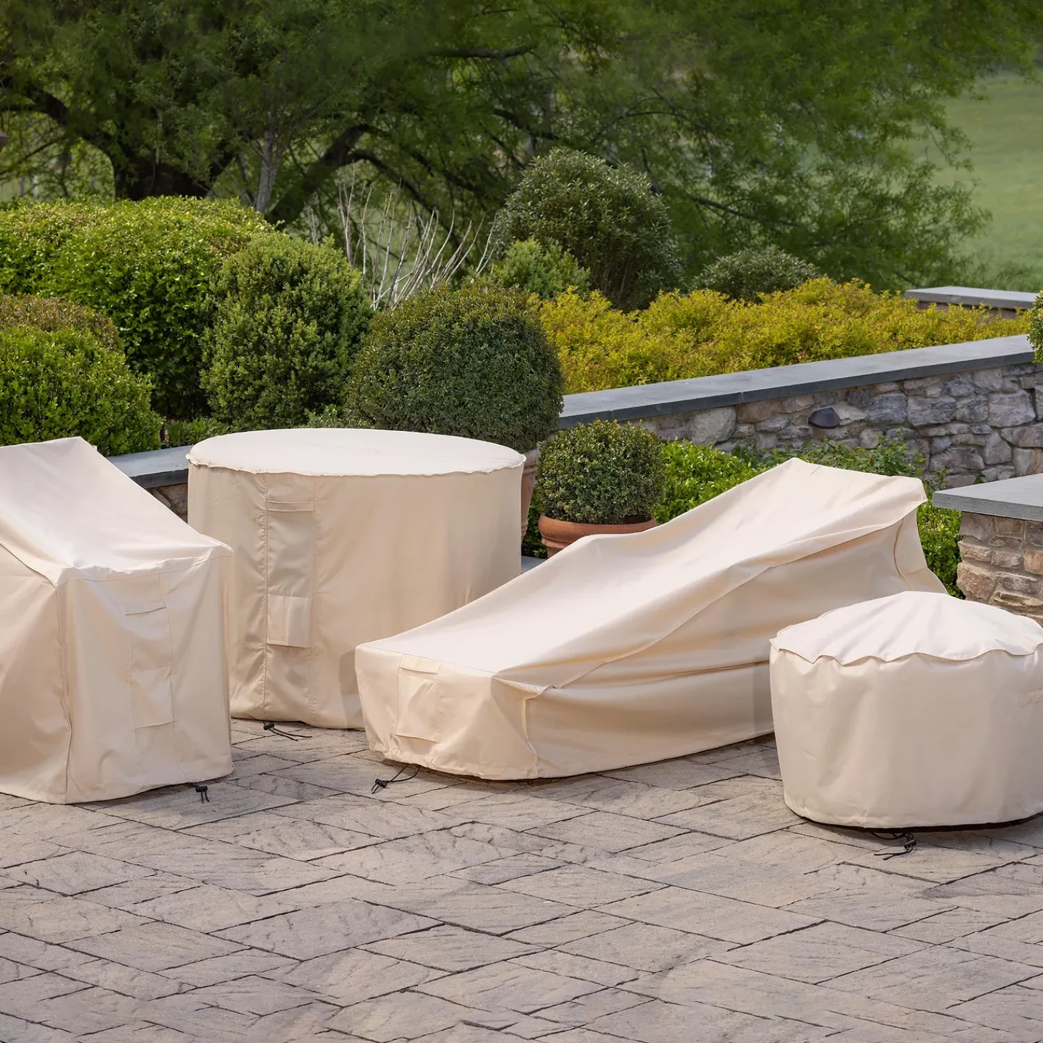 Plow & Hearth Outdoor Clean Up|Outdoor Dining Sets>Deluxe Cafe Table and Chairs Cover Tan