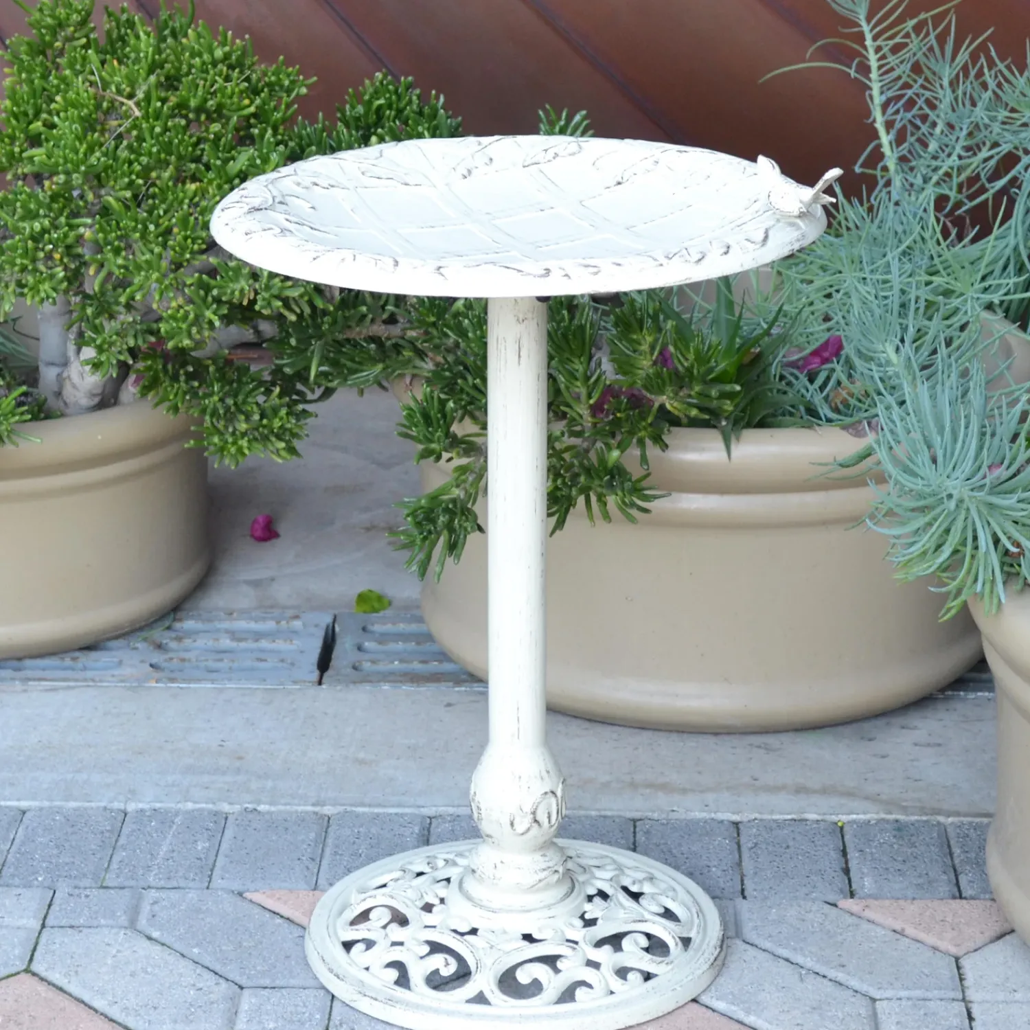 Plow & Hearth Birdbaths>English Ivy Metal Birdbath