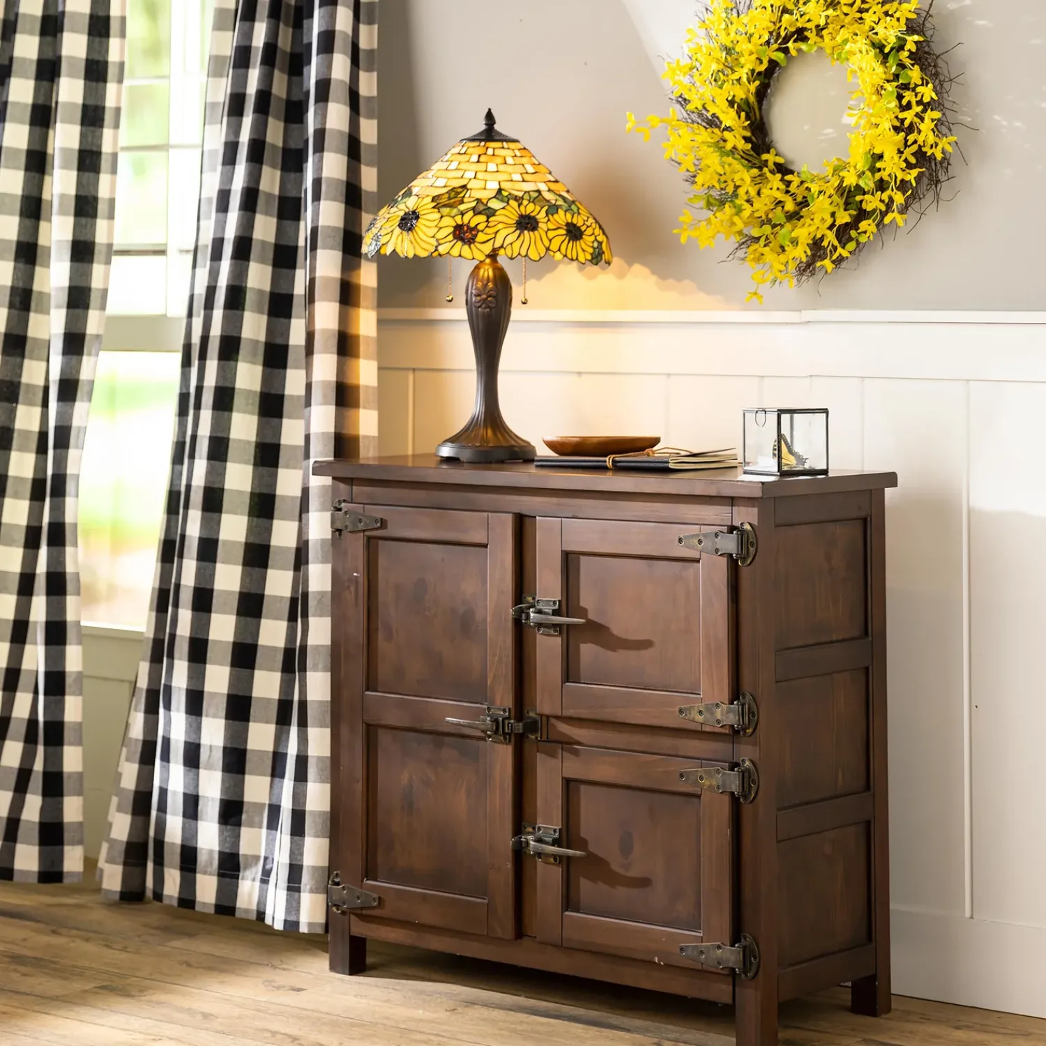 Plow & Hearth Wreaths|Faux Flowers & Plants>Faux Forsythia Wreath on Rattan Base