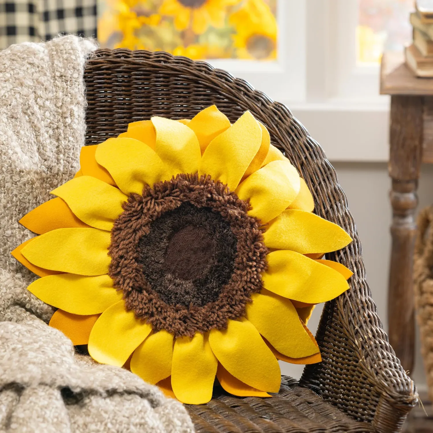 Plow & Hearth Decorative Pillows>Grateful Gatherings Sunflower Shaped Pillow, 16"