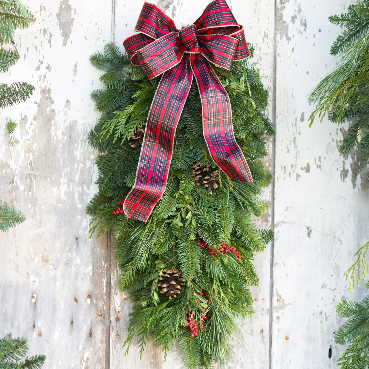 Plow & Hearth Lighted Trees & Garlands>Holiday Woodland Evergreens Door Swag With Bow