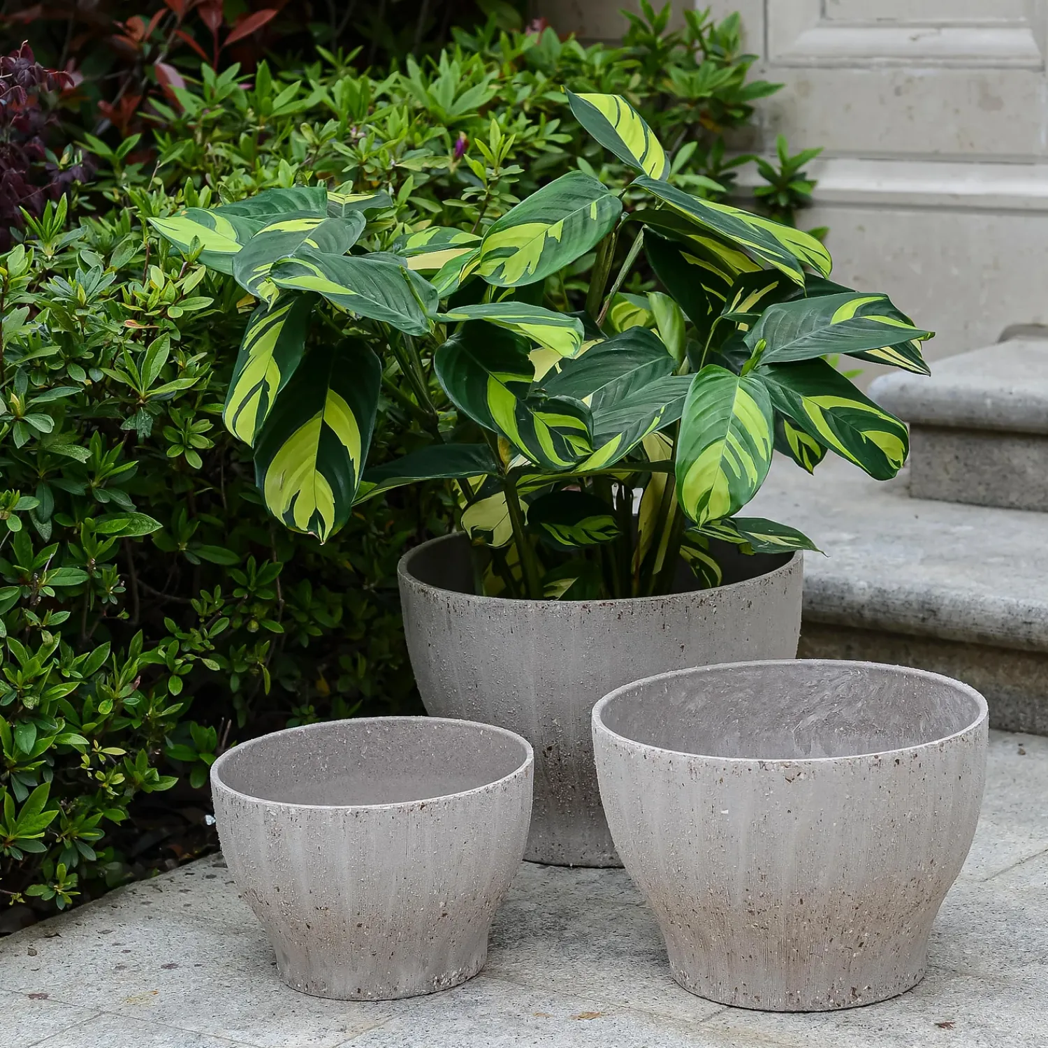 Plow & Hearth Planters & Plant Stands>Hourglass Eco-Friendly Cement Finish Planters, Set of 3