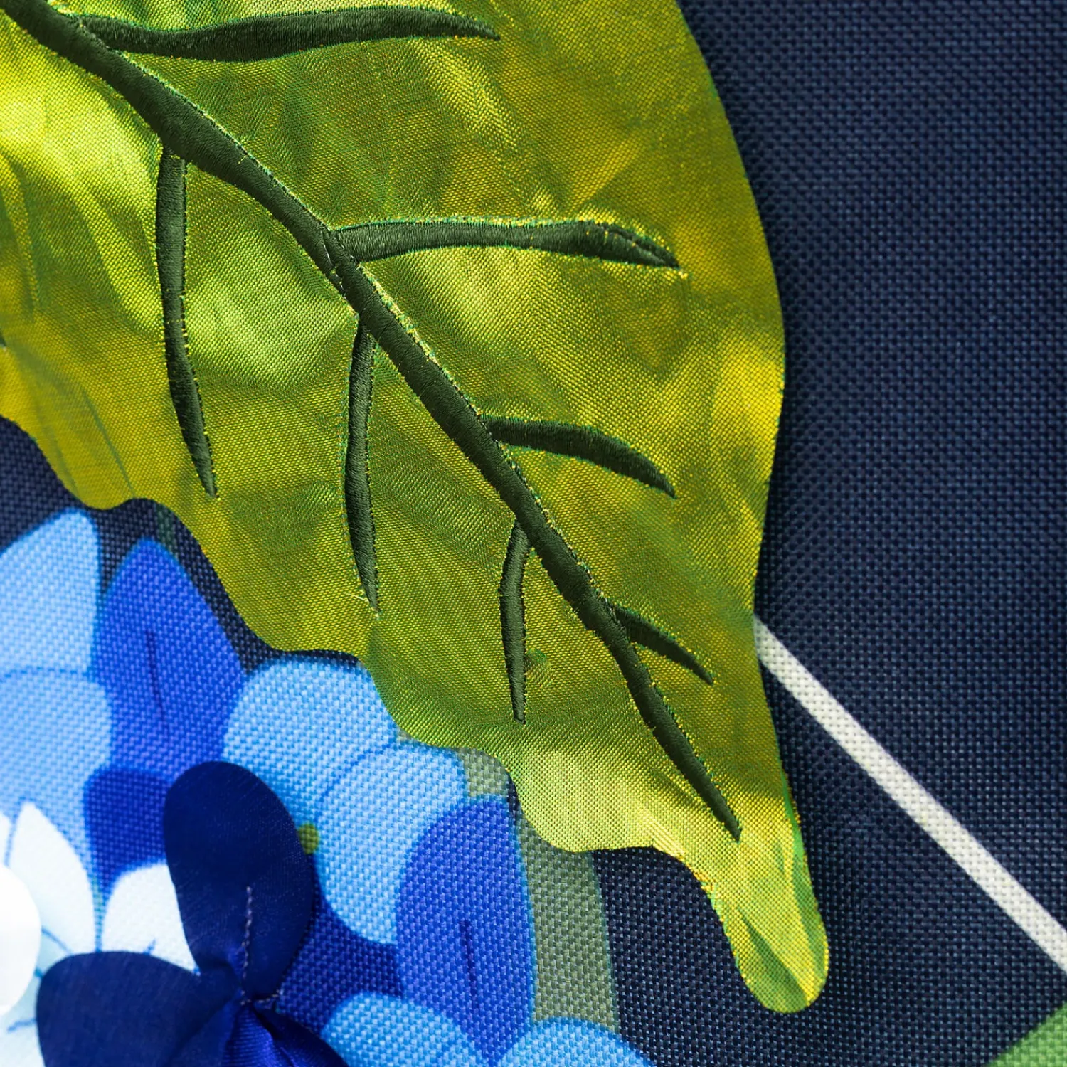 Plow & Hearth House & Estate Flags>Hydrangea Welcome Estate Flag