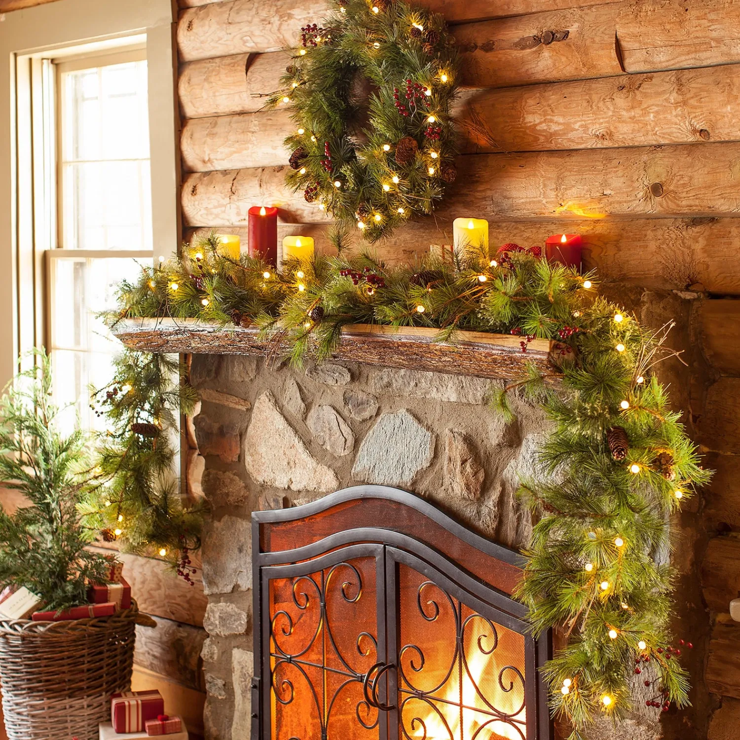 Plow & Hearth Lighted Trees & Garlands>Indoor/Outdoor Blue Ridge Garland with Battery-Operated Dual-Function Lights