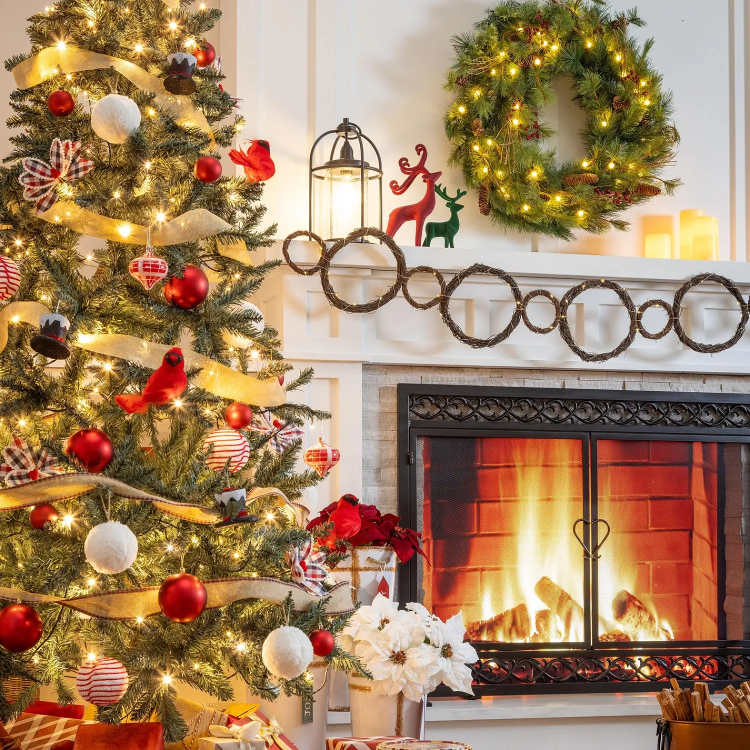Plow & Hearth Wreaths>Indoor/Outdoor Blue Ridge Wreath with Battery-Operated Dual-Function Lights, 24" dia.