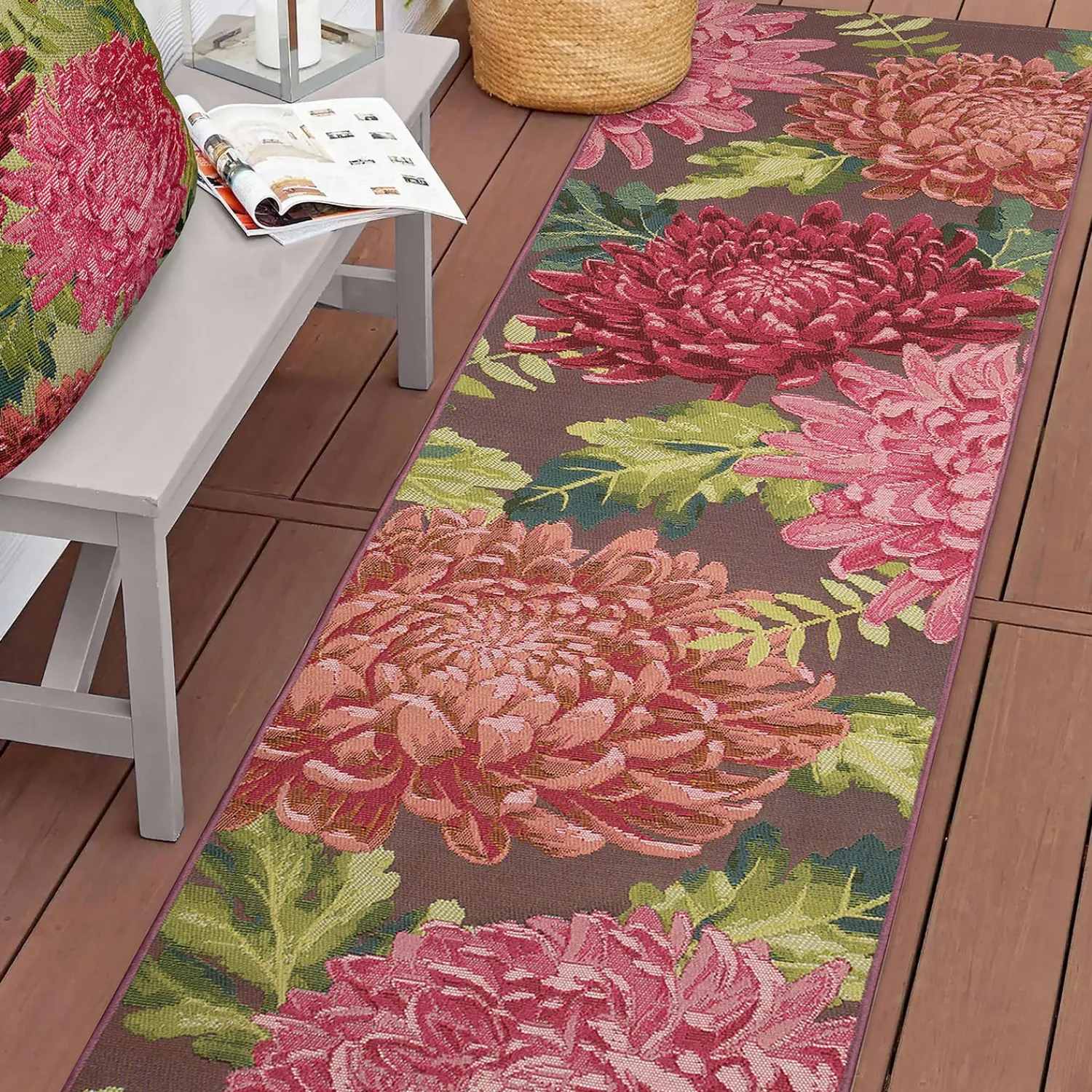 Plow & Hearth Runners>Indoor/Outdoor Chrysanthemum Polypropylene Rug, 23" x 7'6" Runner