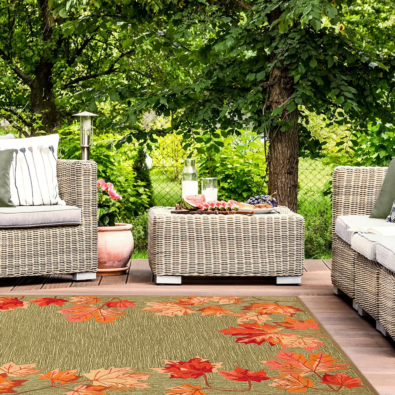 Plow & Hearth Area Rugs>Indoor/Outdoor Falling Leaves Border Rug, 3'6" x 5'6"