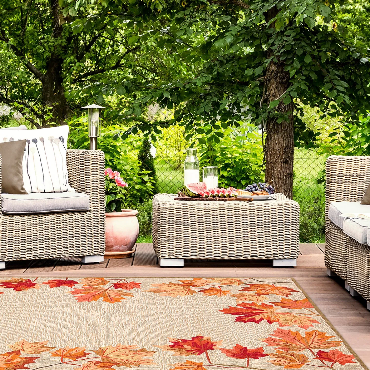 Plow & Hearth Area Rugs>Indoor/Outdoor Falling Leaves Border Rug, 3'6" x 5'6"