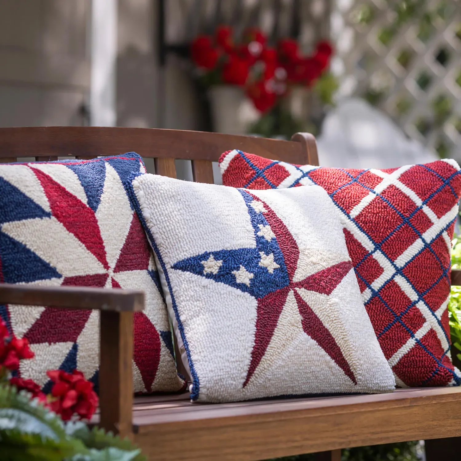 Plow & Hearth Decorative Pillows>Indoor/Outdoor Hand-Hooked Star Throw Pillow