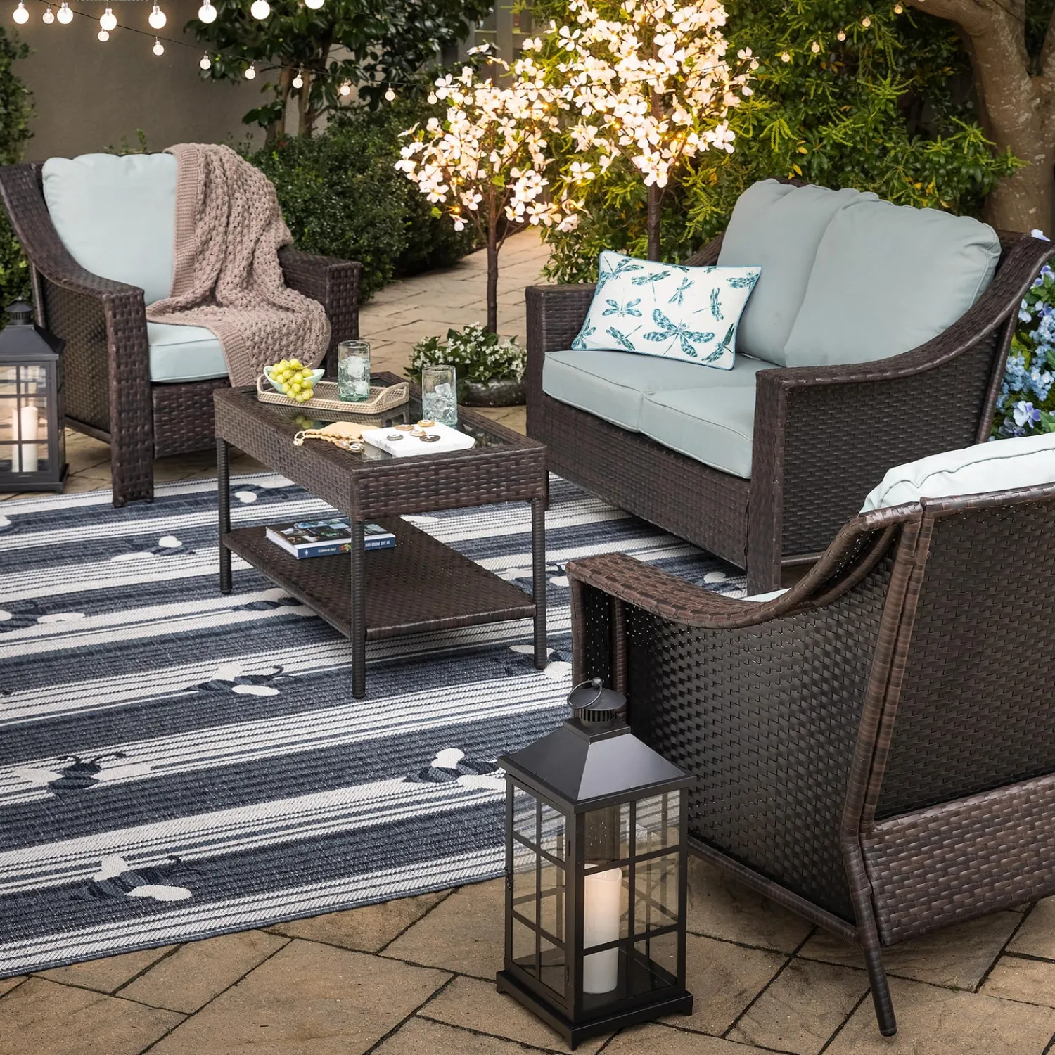 Plow & Hearth Area Rugs>Indoor/Outdoor Honey Bees Rug, 7'10" x 9'10" Navy