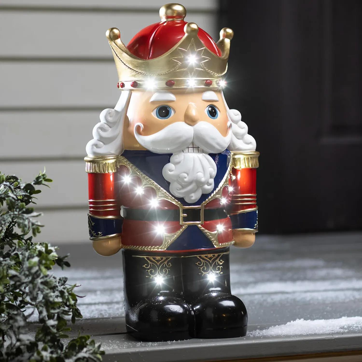 Plow & Hearth Garden Statues|Lighted Garden Decorations>Indoor/Outdoor Lighted Nutcracker Shorty Statue White