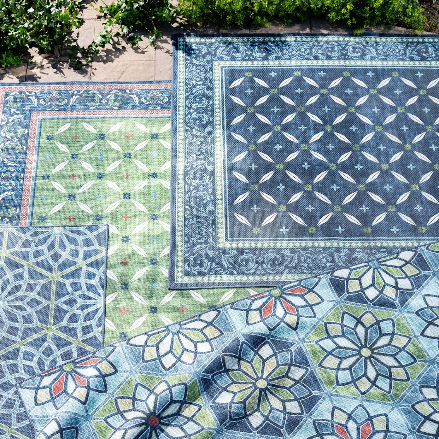 Plow & Hearth Area Rugs>Indoor/Outdoor Machine Washable Blue Kaleidoscope Printed Rug, 5' x 7'