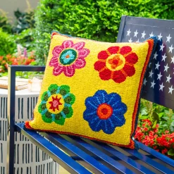 Plow & Hearth Outdoor Throw Pillows|Decorative Pillows>Indoor/Outdoor Palermo Floral Hooked Polypropylene Throw Pillow
