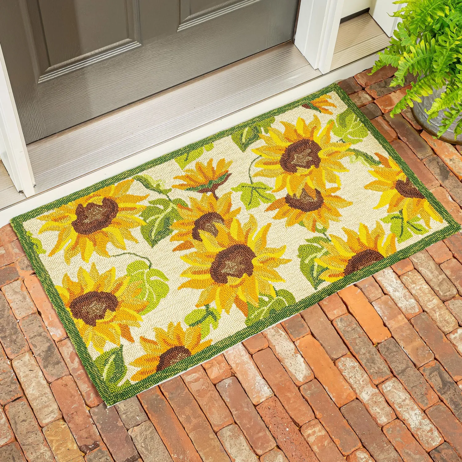 Plow & Hearth Hooked Rugs>Indoor/Outdoor Sunflower Hooked Polypropylene Accent Rug 24"x42"