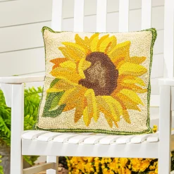 Plow & Hearth Outdoor Throw Pillows|Decorative Pillows>Indoor/Outdoor Sunflower Hooked Polypropylene Throw Pillow 18"x18"