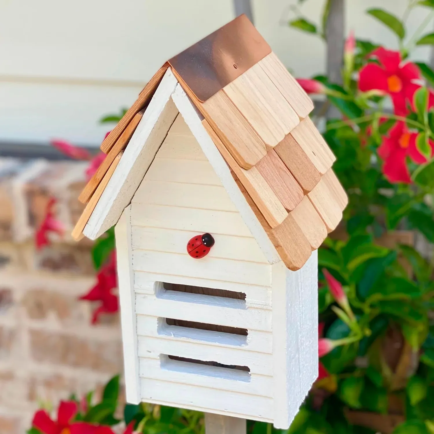 Plow & Hearth Wildlife Housing>Ladybug House with Mounting Pole