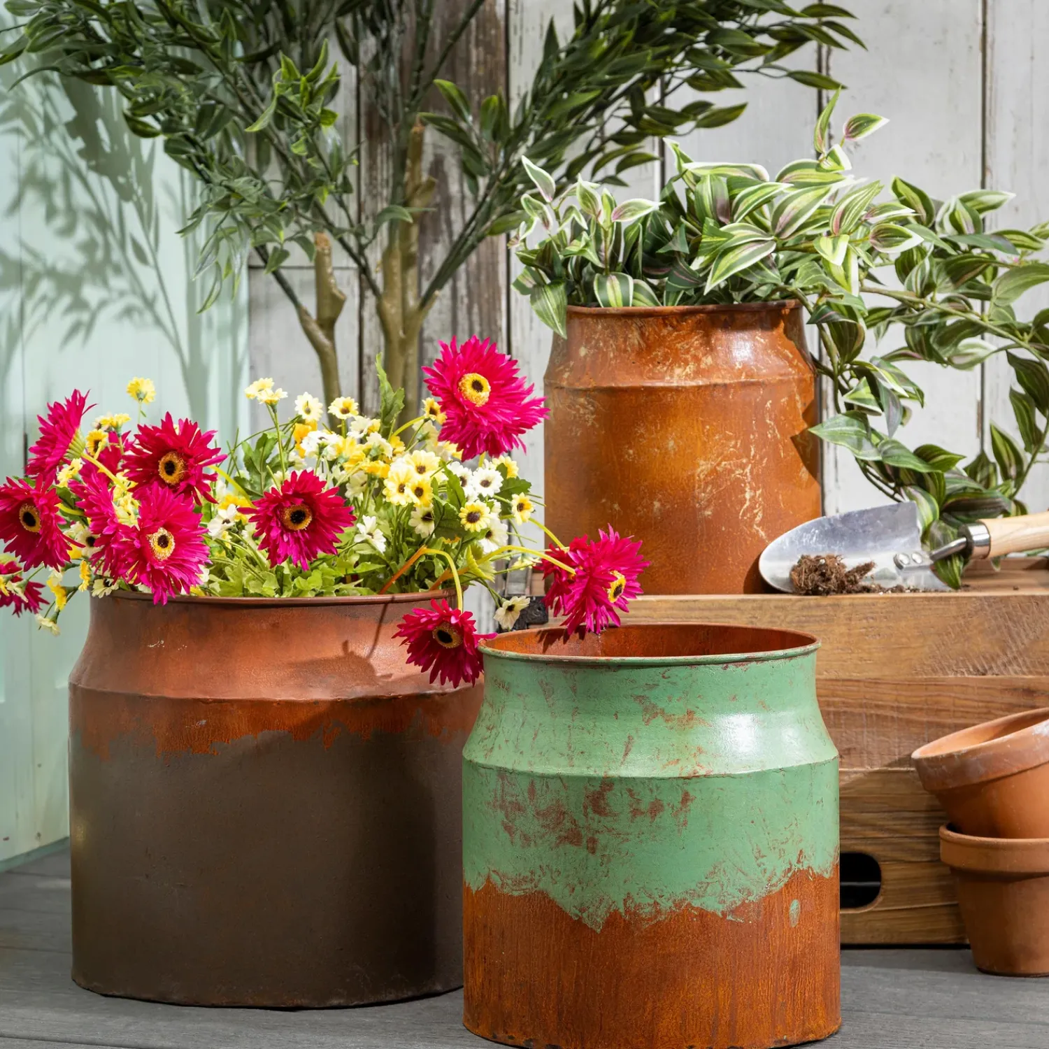 Plow & Hearth Planters & Plant Stands>Metal Jug Shaped Planter, Color Wash, Set of 3