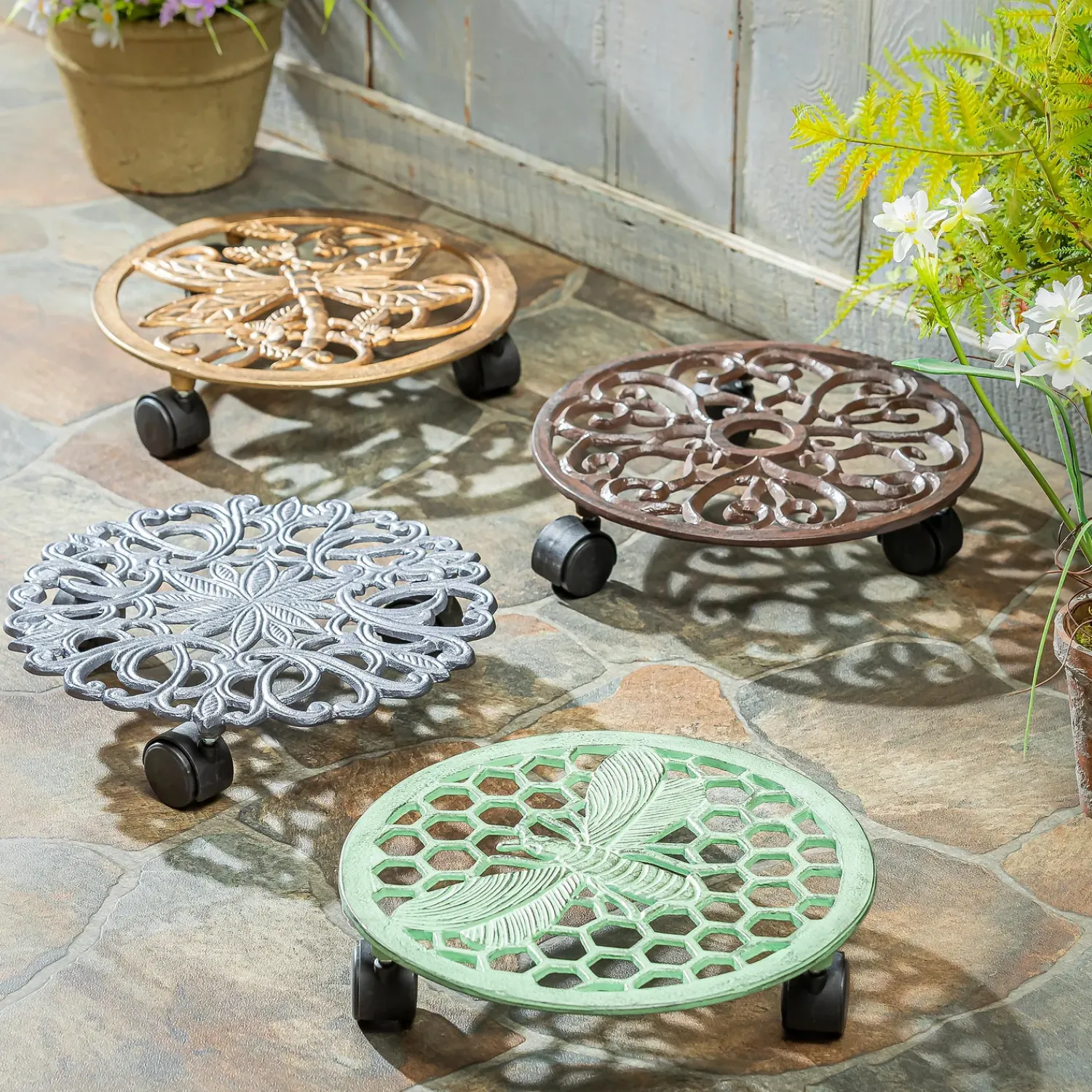 Plow & Hearth Faux Flowers & Plants>Metal Plant Caddy, Green Bee