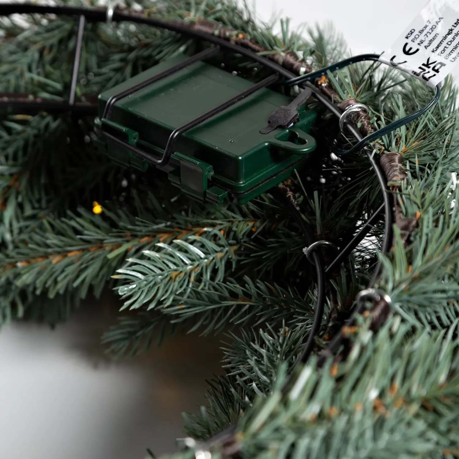 Plow & Hearth Wreaths>Misty Pine Lighted Holiday Wreath