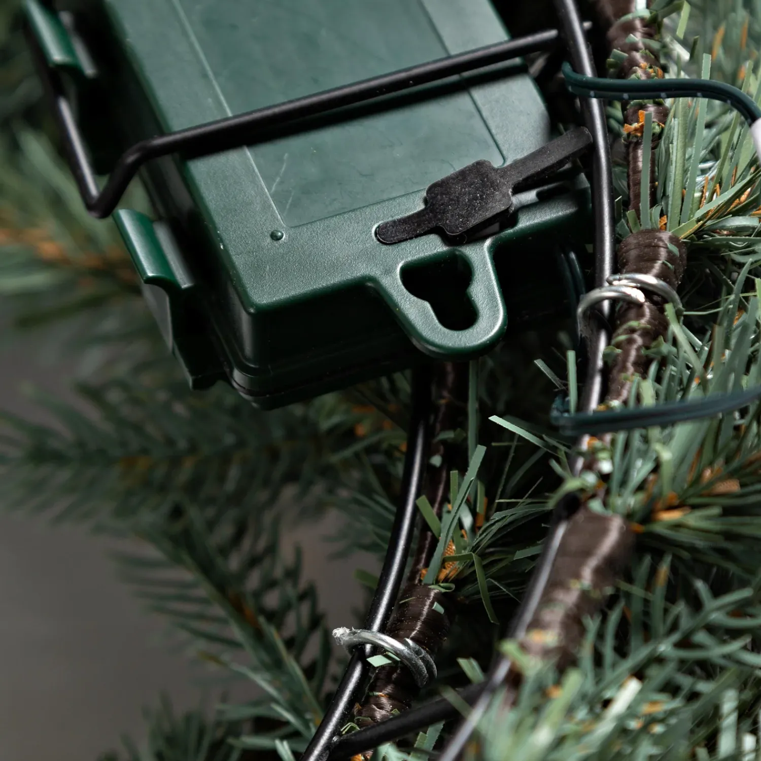 Plow & Hearth Wreaths>Misty Pine Lighted Holiday Wreath