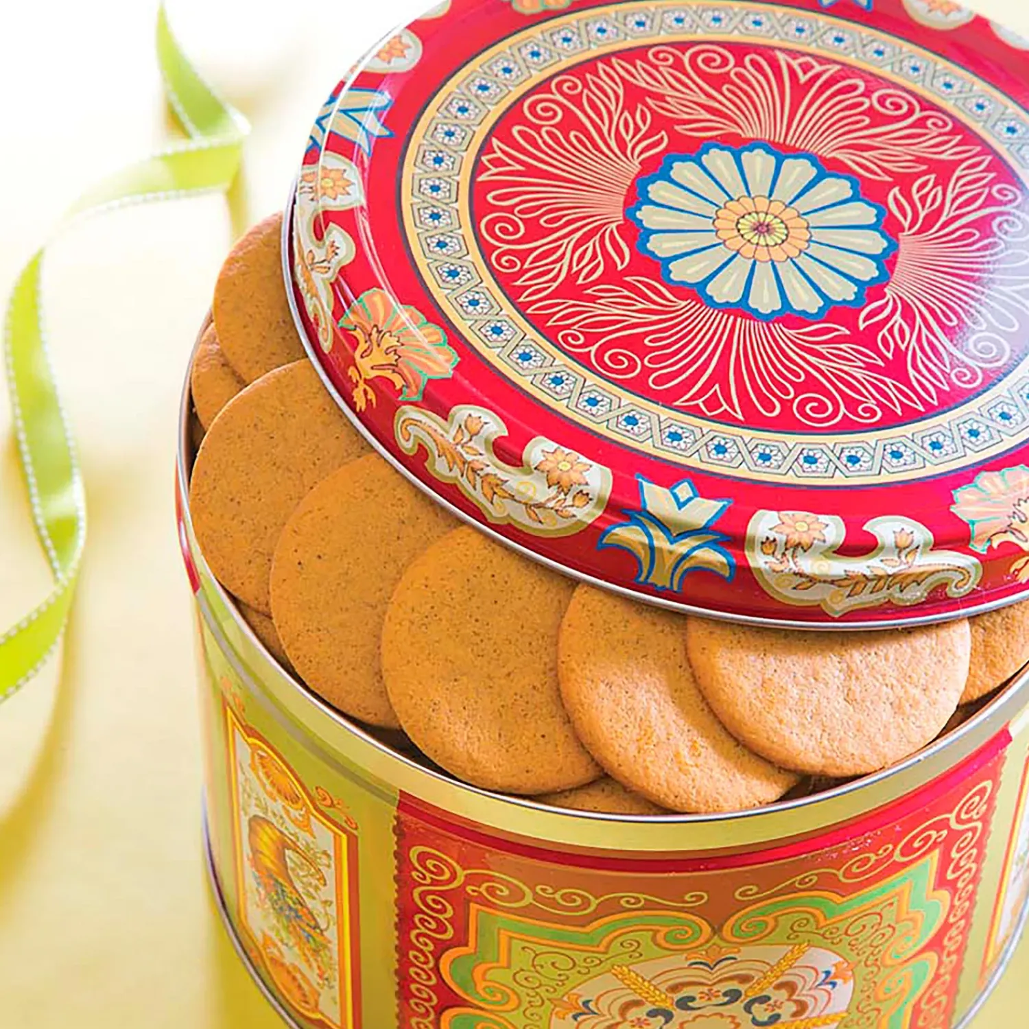 Plow & Hearth Gourmet Snacks & Nuts>Nyakers Swedish Gingersnap Cookies in Gift Tin