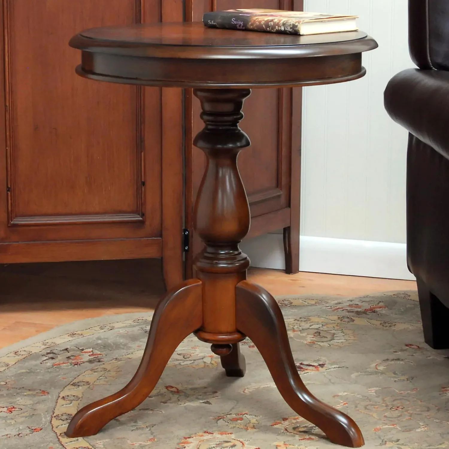 Plow & Hearth Accent Tables>Pedestal-Based Wooden Accent Table