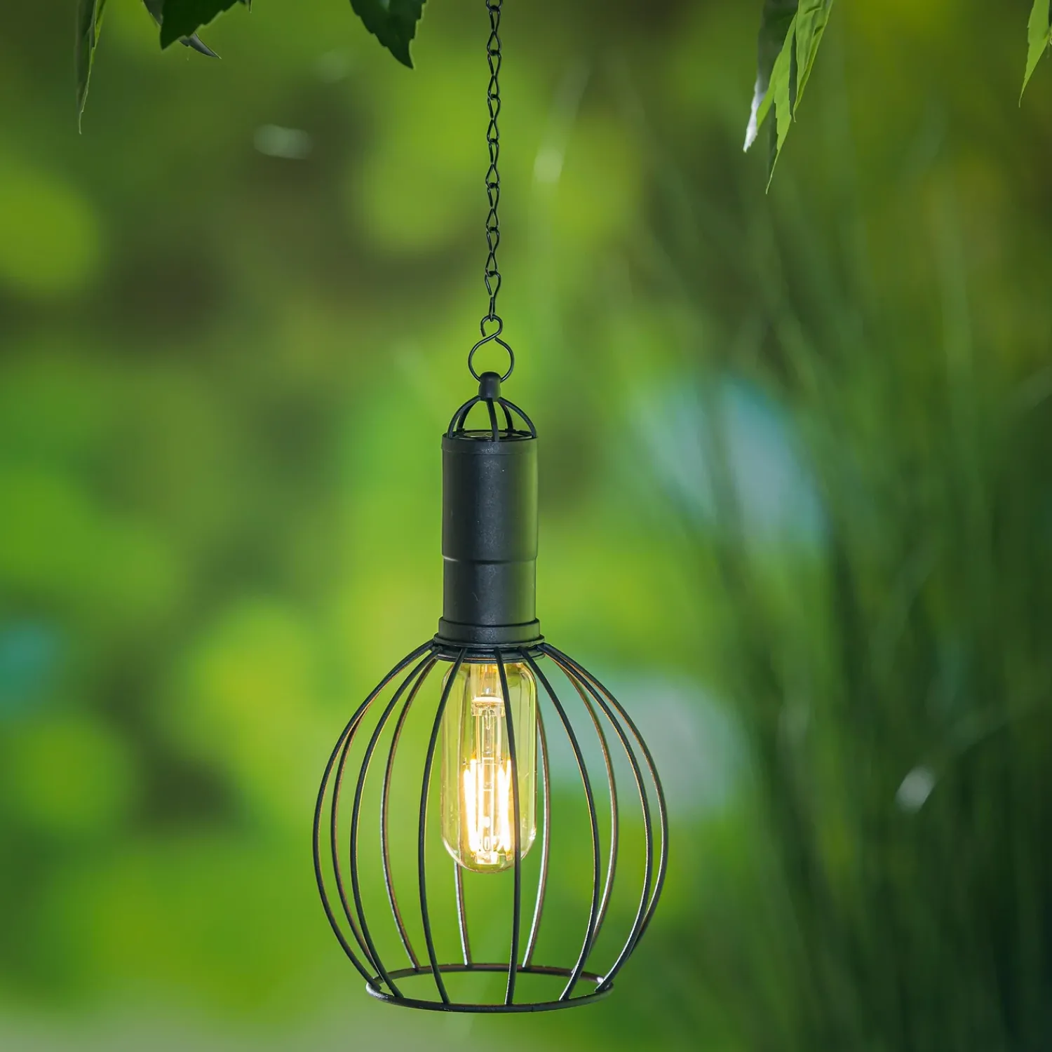 Plow & Hearth Outdoor Lamps|Solar Lighting>19.6" Solar Hanging Lantern with Chain and LED Bulb, Rounded