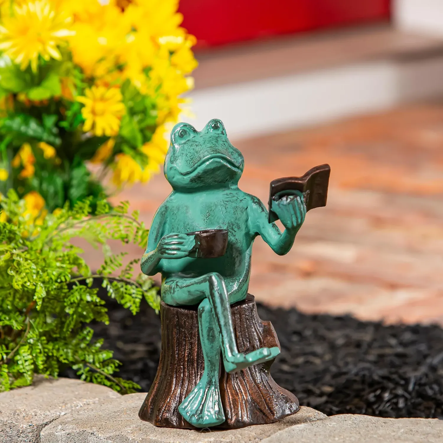 Plow & Hearth Garden Statues>Reading Frog Statue, 10" H