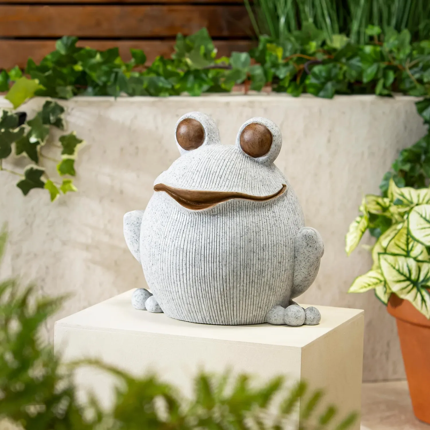 Plow & Hearth Garden Statues>Resin Stone Like Frog Statue, 12"H