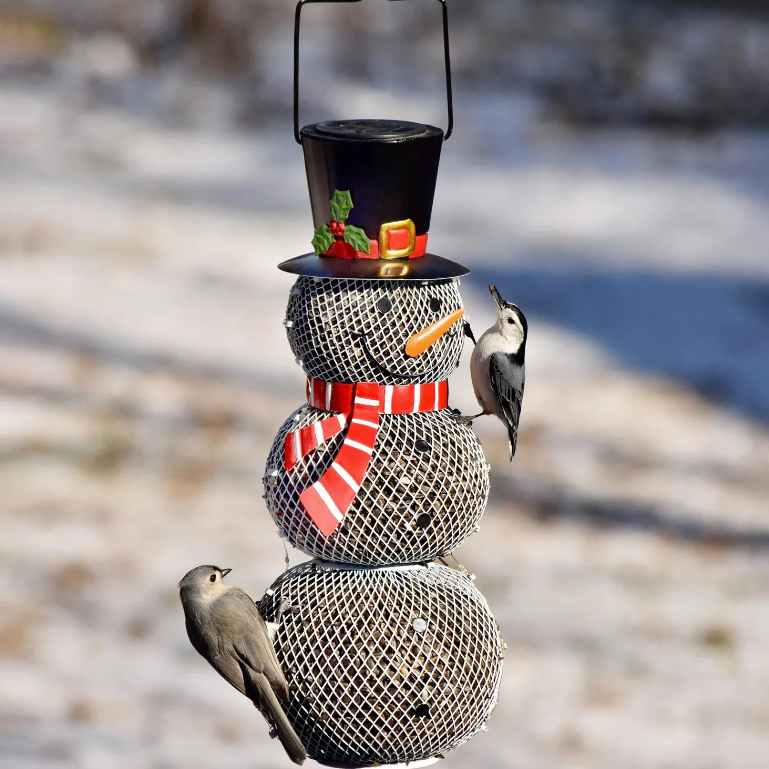 Plow & Hearth Solar Accents|Bird Feeders>Solar Snowman Metal Mesh Bird Feeder