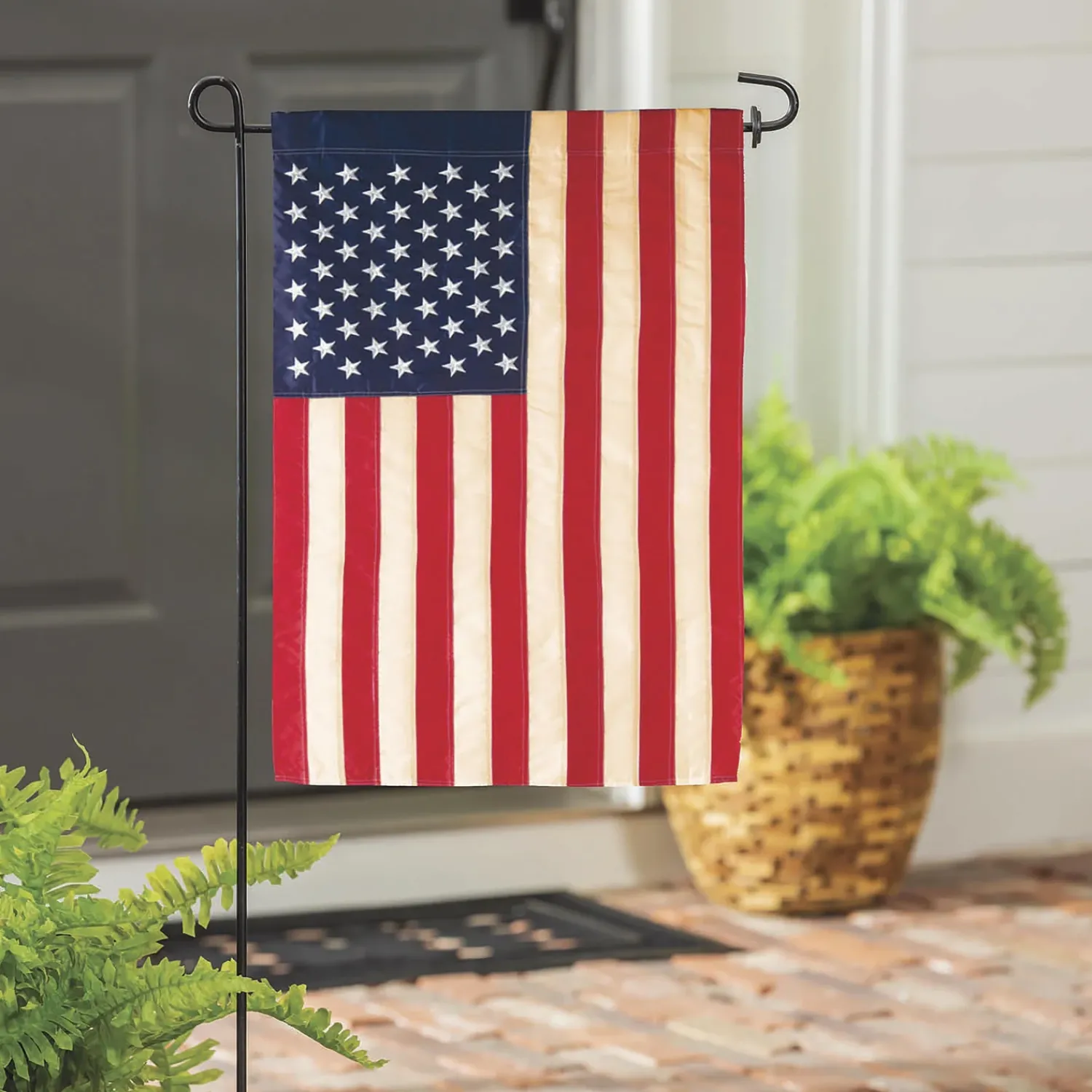 Plow & Hearth Garden Flags>Tea-Stained Americana Old Glory Garden Flag