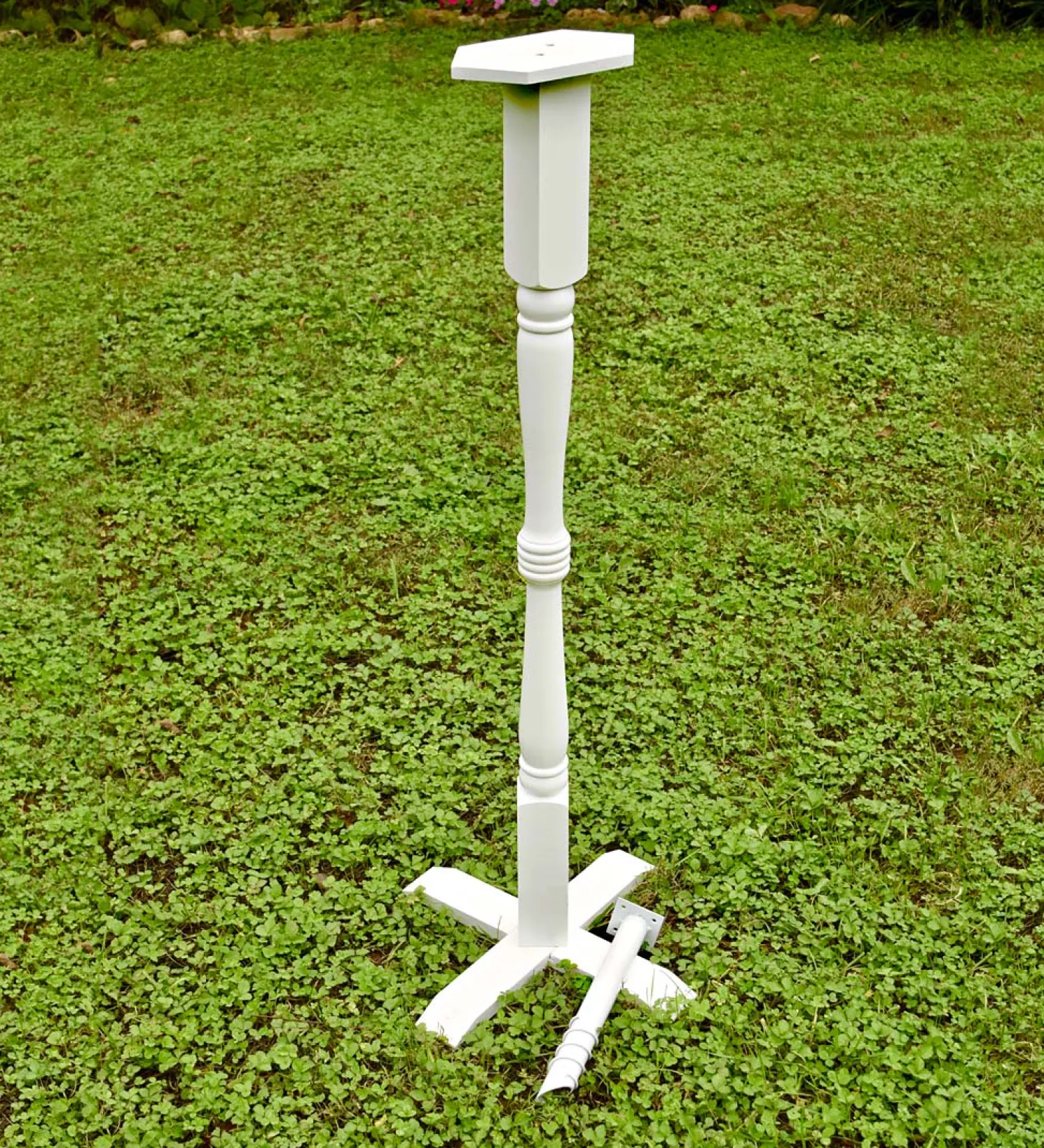 Plow & Hearth Birdhouses>Turned Wood Pedestal Pole For Birdhouse/Feeder with Ground Auger, White