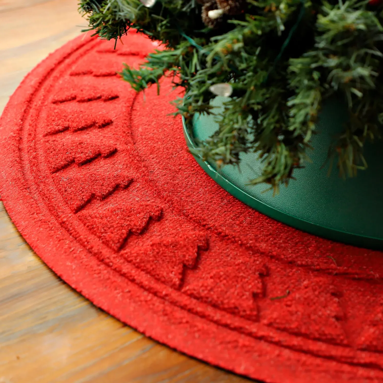 Plow & Hearth Waterhog Doormats>Waterhog Spill-Proof Christmas Tree Mat
