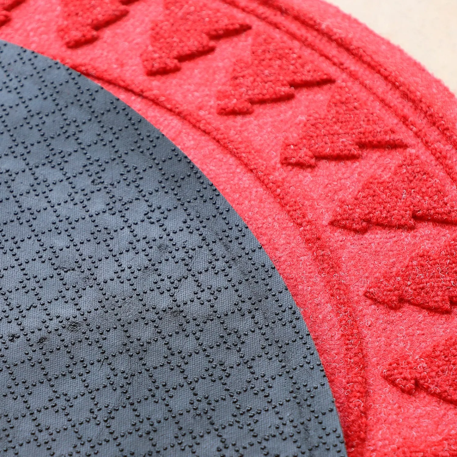 Plow & Hearth Waterhog Doormats>Waterhog Spill-Proof Christmas Tree Mat
